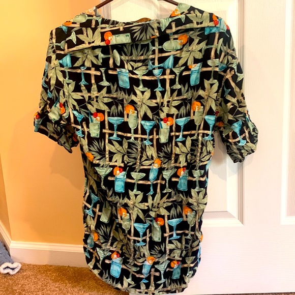 Men’s small Hawaiian shirt - Picture 2 of 2